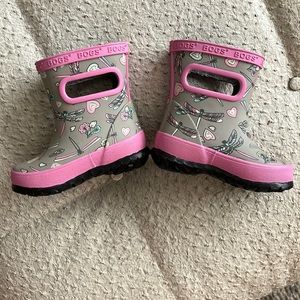 Bogs infant/walker rain boots gently used size 4